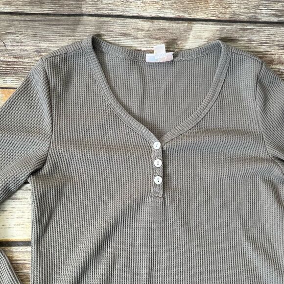 Lularoe Ruby Gray Henley top - Picture 2 of 6